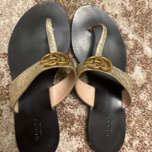 Gucci leather thong sandal double Gold